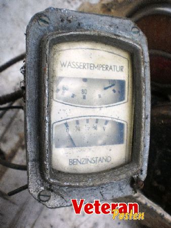 Instrument  Wassertemperatur-Benzinstand